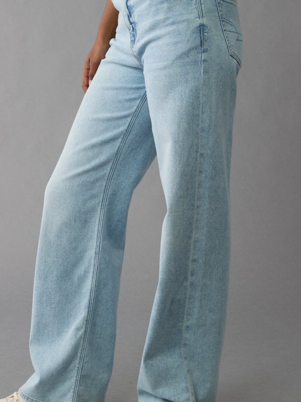 American Eagle Outfitters Light Wash Wide Leg Jeans